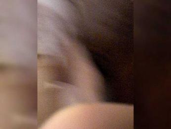 Elleanora webcam model stream image