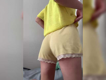 MilaMcGarden webcam model stream image