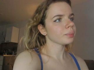 Asella Starr webcam model stream image