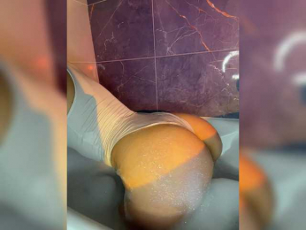 Lerochkaa webcam model stream image