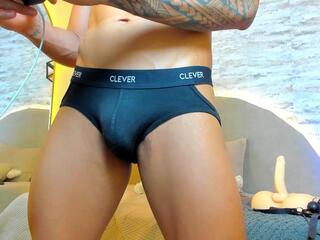 Aron Bolt webcam model stream image