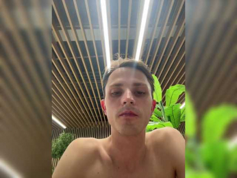 FLAUNDER18X webcam model stream image