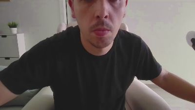 _play_ webcam model stream image