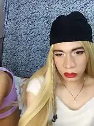 KENIAFLORES webcam model stream image