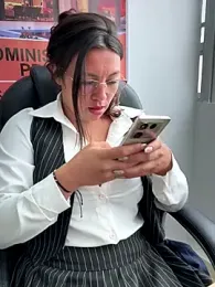 LIZ-06_ webcam stripchat model stream image