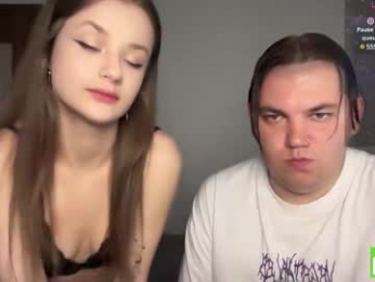 lovelly_mooncouple webcam model stream image