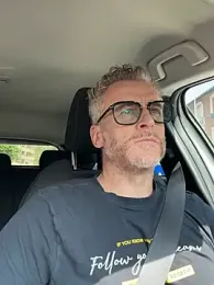 Axl_hot webcam model stream image