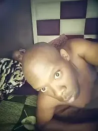 TinnyVsGiant webcam model stream image