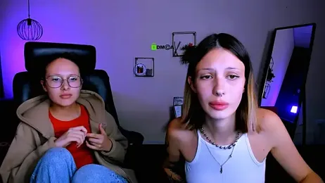 mona_cloud webcam model stream image