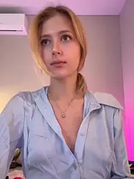 LunaRase webcam stripchat model stream image