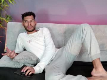 mialuxx webcam model stream image