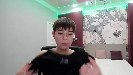 EmiliaYours webcam model stream image