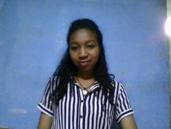 diniah22 webcam bongacams model stream image