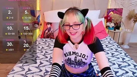 CoralineYoung webcam model stream image