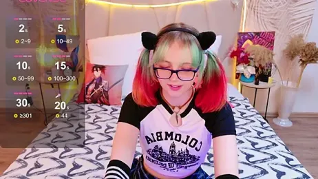 CoralineYoung webcam model stream image