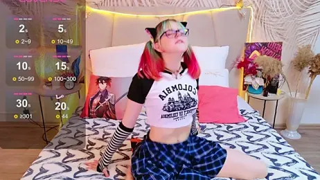 CoralineYoung webcam model stream image