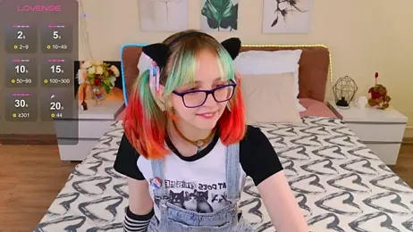 CoralineYoung webcam model stream image