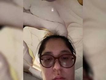 Taniachan webcam model stream image