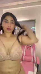 Bebeciitaaa webcam model stream image