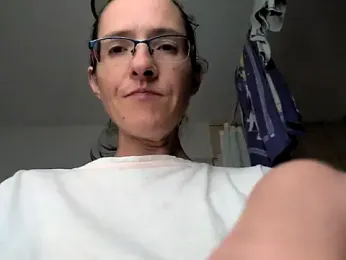 Milky_hairy_mommy webcam stripchat model stream image