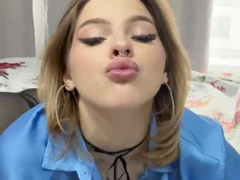 MollyVelvet webcam bongacams model stream image