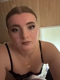 MilaLuxe webcam stripchat model stream image