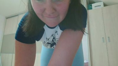 YoungHotMom webcam cam4 model stream image