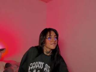 lola-leah webcam model stream image