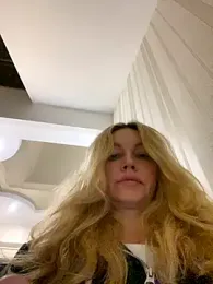 Amazoniiaa webcam model stream image