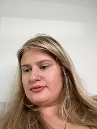 Busty-Ellie webcam model stream image