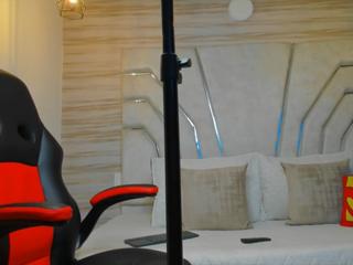 Maxx Thomson webcam flirt4free model stream image