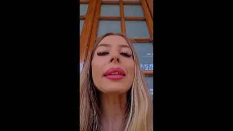 AdelinaDoll webcam model stream image