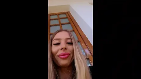 AdelinaDoll webcam model stream image