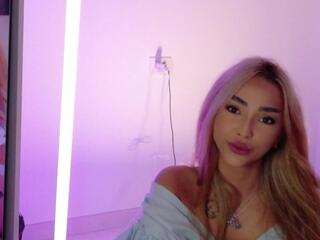 Lara Black webcam flirt4free model stream image