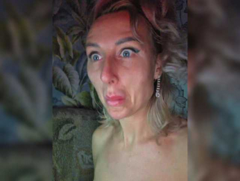 ARotikA webcam model stream image