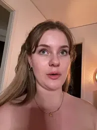 MaribelRiver webcam model stream image