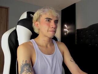 Darko Davis webcam model stream image