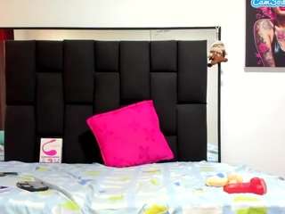 xamilamuaa webcam model stream image