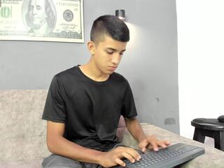 Angel Lamberth webcam model stream image