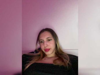 LinaLun webcam model stream image
