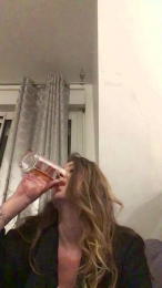 Emmaqueen75 webcam model stream image