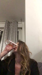 Emmaqueen75 webcam model stream image