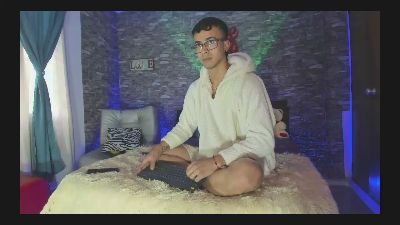 multicolor_2024 webcam model stream image