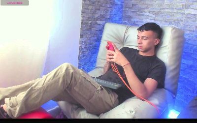multicolor_2024 webcam model stream image