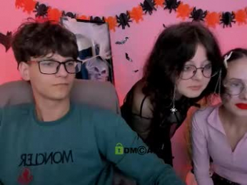 mona_cloud webcam model stream image