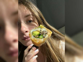 Luxukisska webcam bongacams model stream image