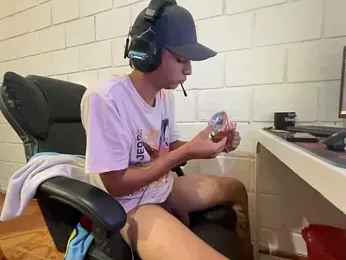 Max_TheHorseDick webcam model stream image