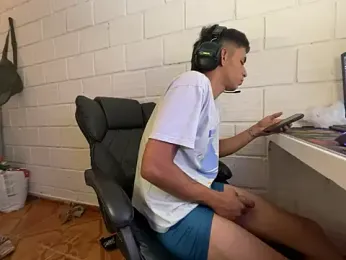 Max_TheHorseDick webcam model stream image