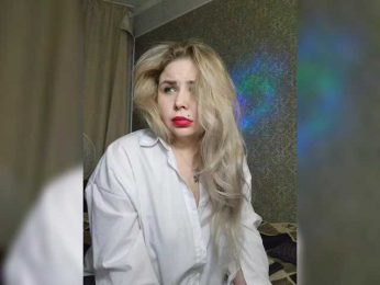 YourFunnyBlondiee webcam bongacams model stream image