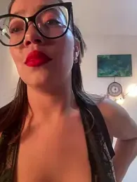 MadameNat webcam model stream image